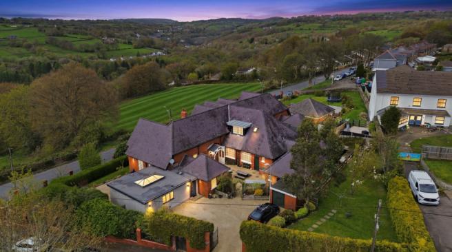 6 bedroom semi-detached house for sale