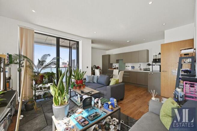 2 bedroom flat for sale