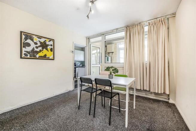 4 bedroom flat for sale