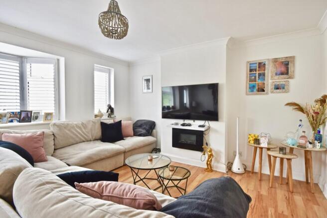 3 bedroom maisonette for sale