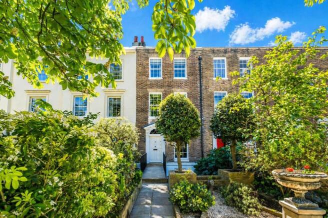 5 bedroom terraced house for sale