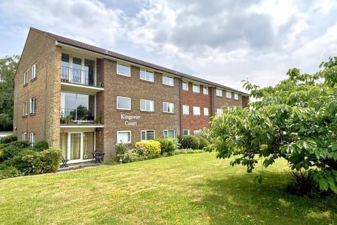 2 bedroom ground floor flat for sale