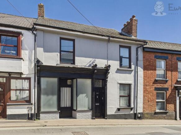 4 bedroom terraced house for sale