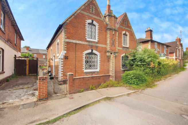 2 bedroom semi-detached house for sale