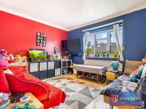 2 bedroom maisonette for sale