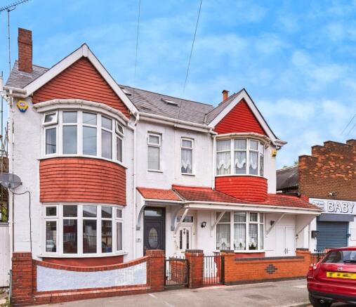 4 bedroom semi-detached house for sale