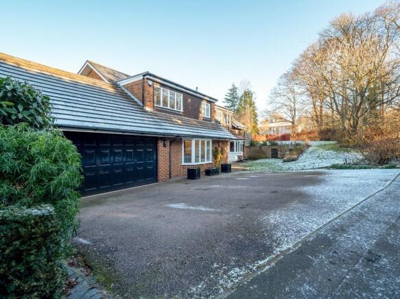 5 bedroom detached house for sale