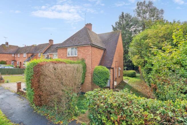 2 bedroom maisonette for sale