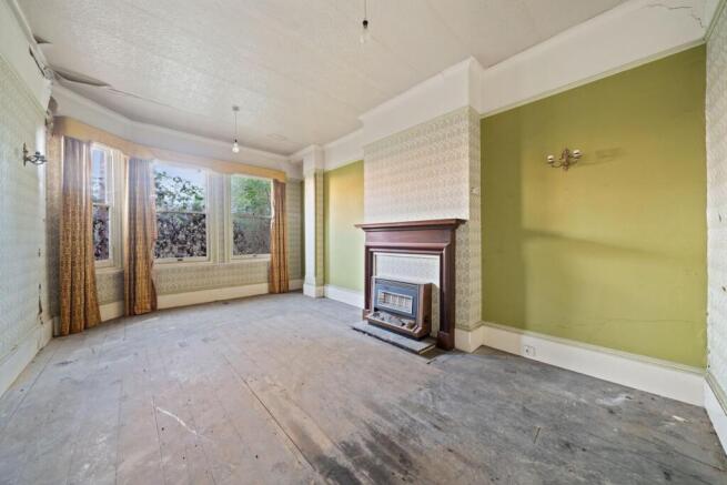 8 bedroom house for sale