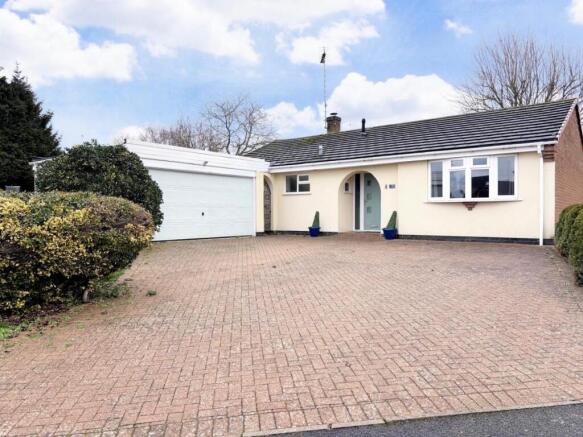 3 bedroom detached bungalow for sale