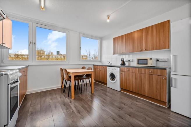 3 bedroom flat for sale