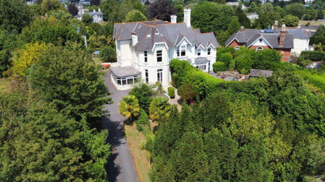 7 bedroom semi-detached house for sale