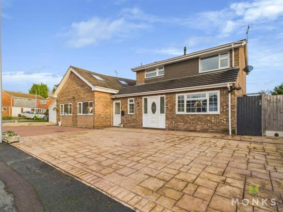 5 bedroom detached house for sale