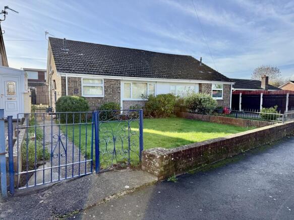 3 bedroom semi-detached bungalow for sale