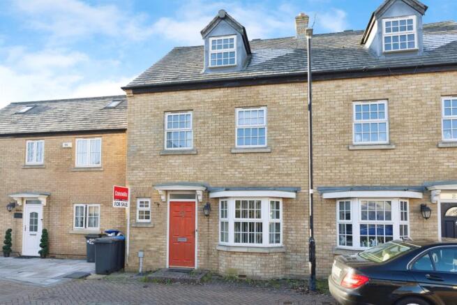 4 bedroom semi-detached house for sale