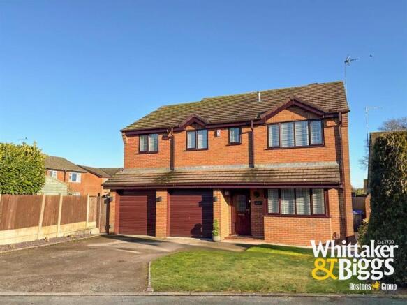 5 bedroom detached house for sale