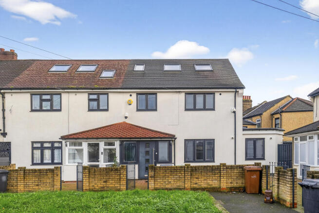 5 bedroom end of terrace house for sale