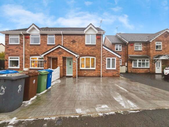 3 bedroom semi-detached house for sale