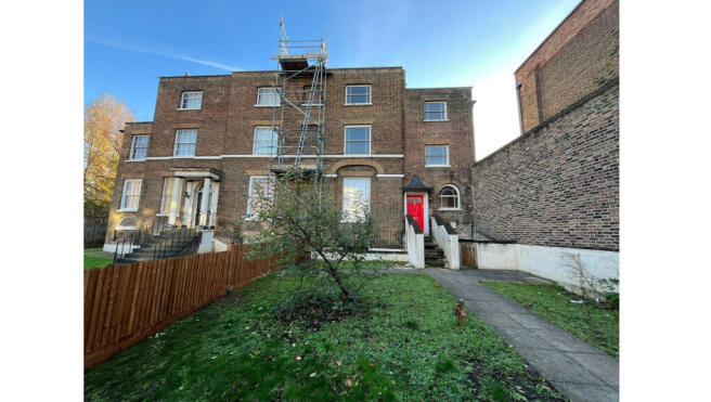 6 bedroom maisonette for sale