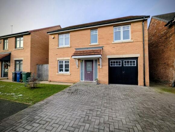 4 bedroom detached house for sale