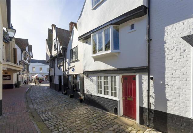 3 bedroom terraced house for sale