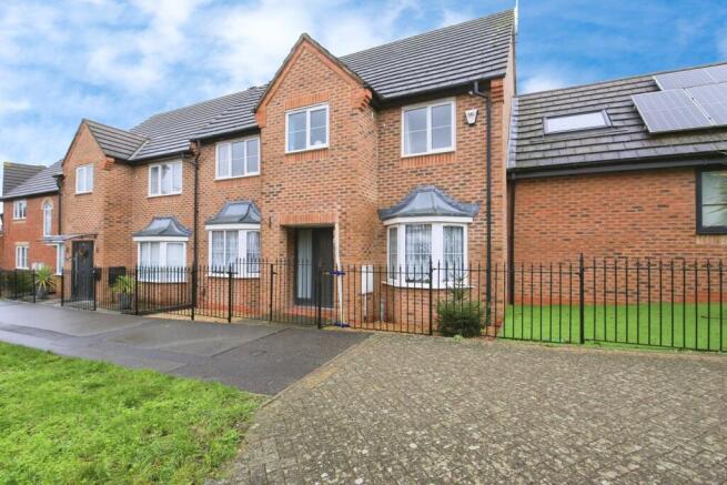 4 bedroom town house for sale