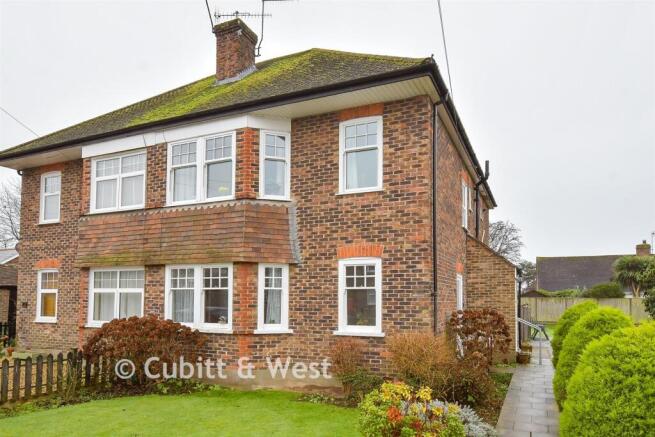 2 bedroom ground maisonette for sale