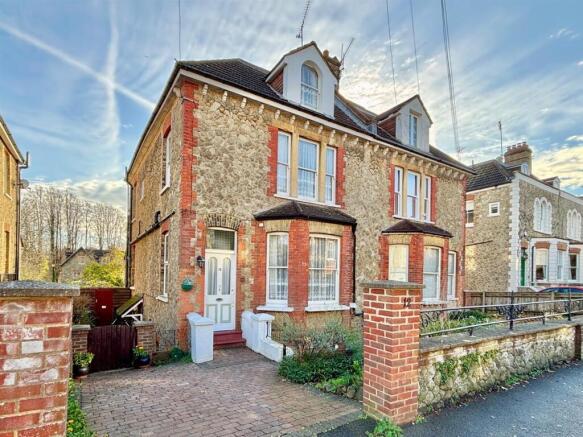 5 bedroom semi-detached house for sale