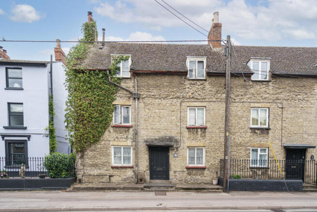 5 bedroom town house for sale