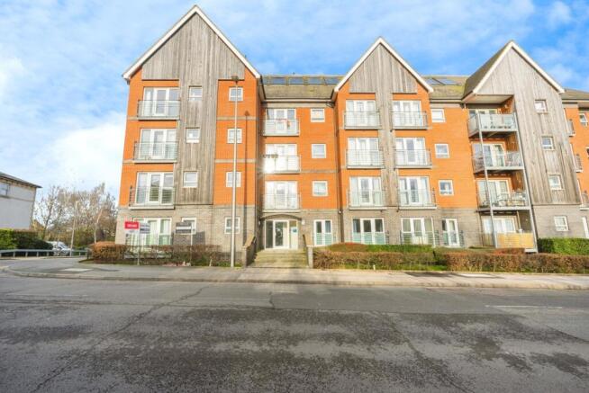 2 bedroom flat for sale