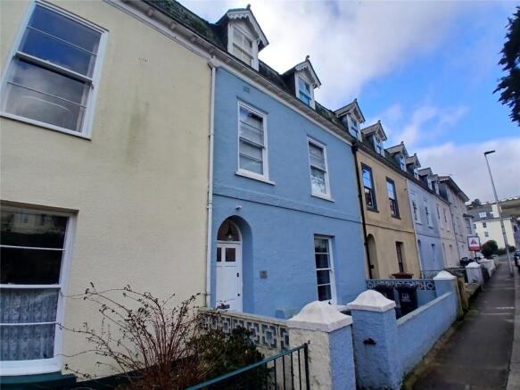 6 bedroom terraced house for sale