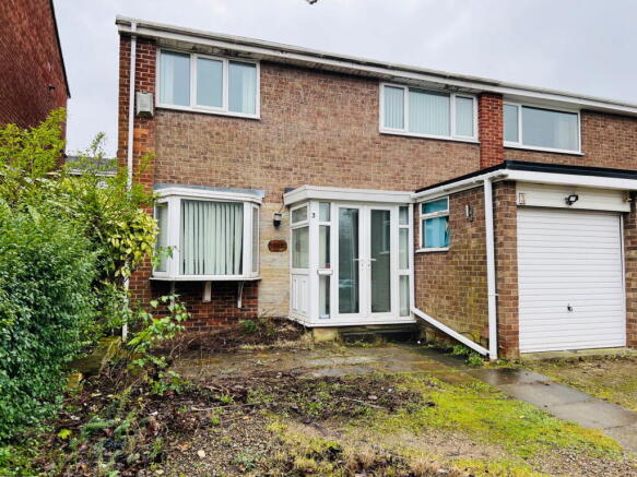 3 bedroom semi-detached house for sale