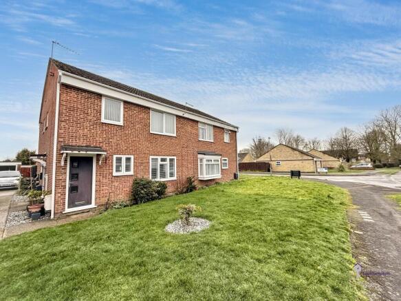 2 bedroom maisonette for sale
