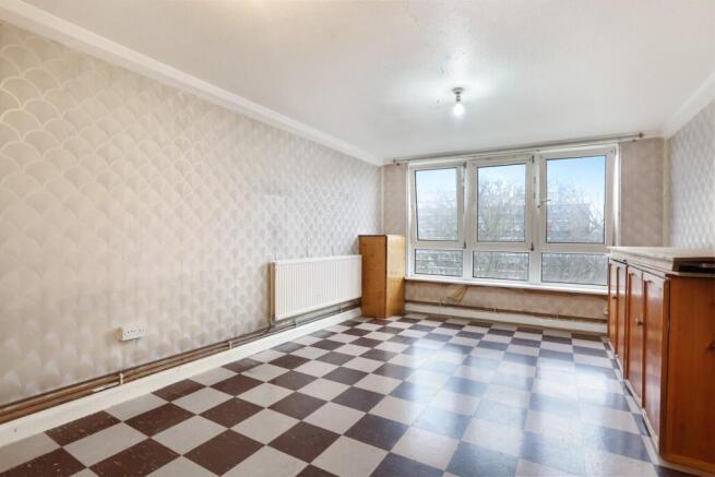 3 bedroom flat for sale