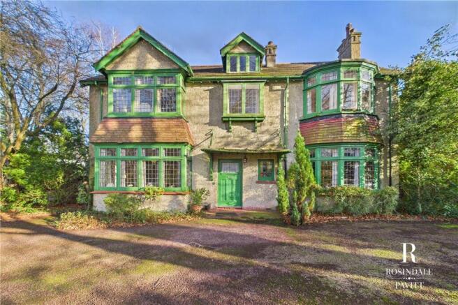 6 bedroom detached house for sale