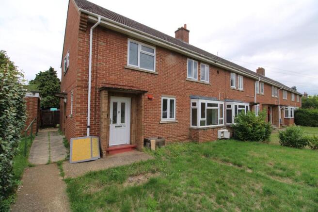 2 bedroom ground maisonette for sale