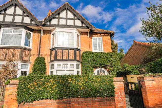 4 bedroom semi-detached house for sale