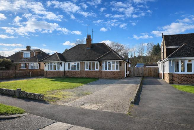 3 bedroom semi-detached bungalow for sale