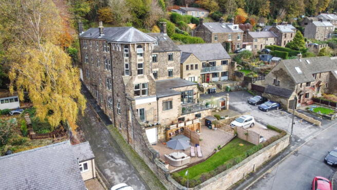 5 bedroom semi-detached house for sale