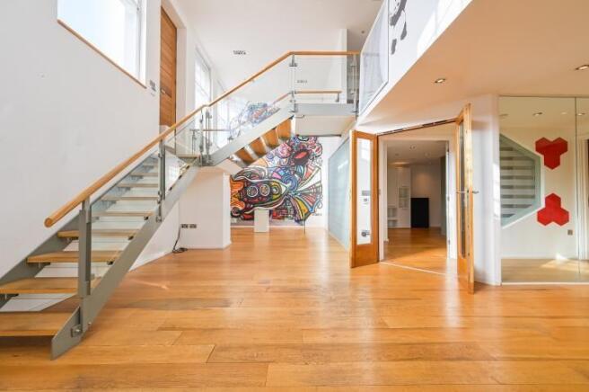 3 bedroom flat for sale
