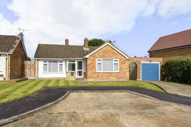 2 bedroom detached bungalow for sale