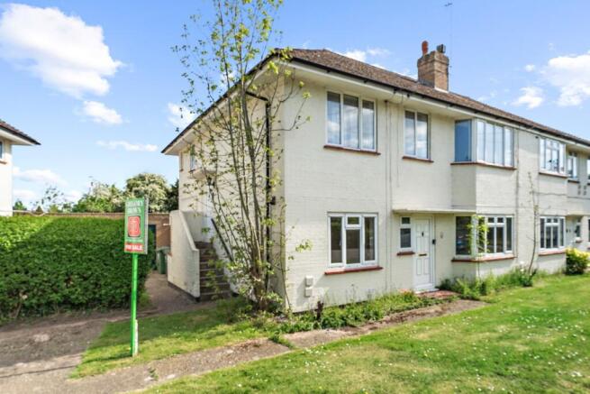 2 bedroom maisonette for sale