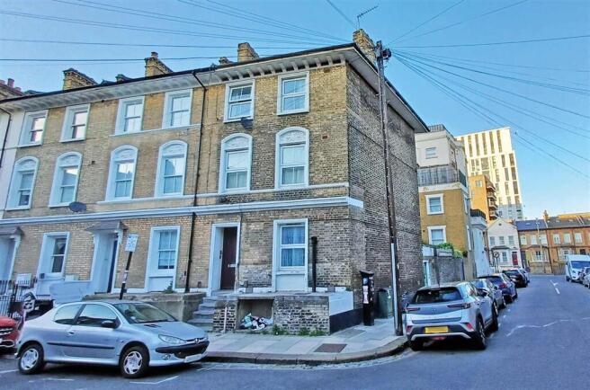 1 bedroom ground floor flat for sale