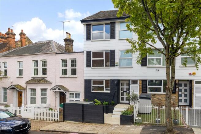 5 bedroom terraced house for sale