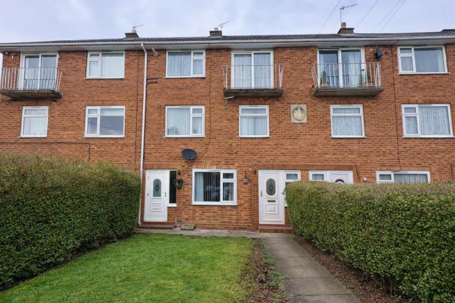 3 bedroom maisonette for sale