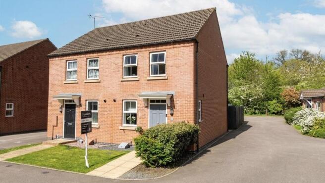 2 bedroom semi-detached house for sale