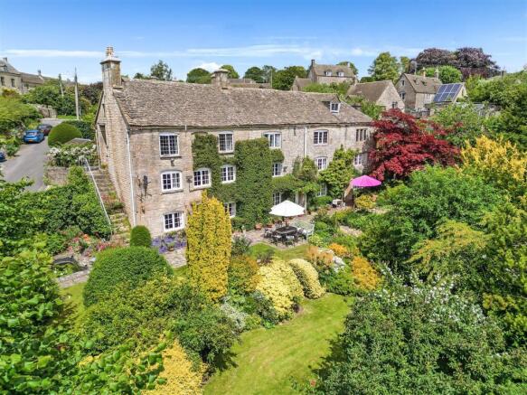 6 bedroom detached house for sale
