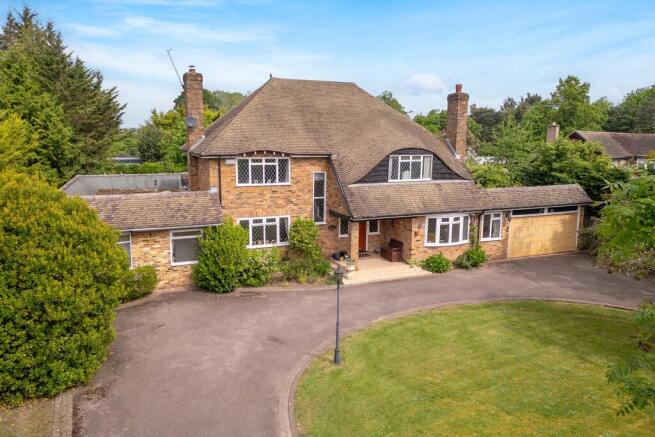 5 bedroom detached house for sale