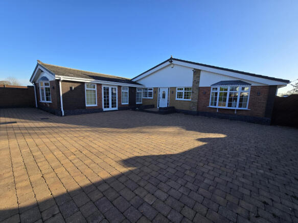 4 bedroom bungalow for sale