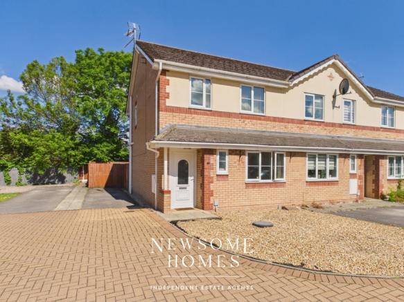 3 bedroom end of terrace house for sale